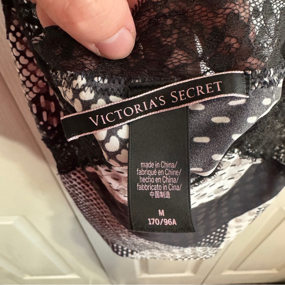 Victoria’s Secret lace patchwork‎ cami size medium - Picture 5 of 6